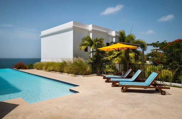 Mangó y Playa | Elegant Villa with Plunge Pool