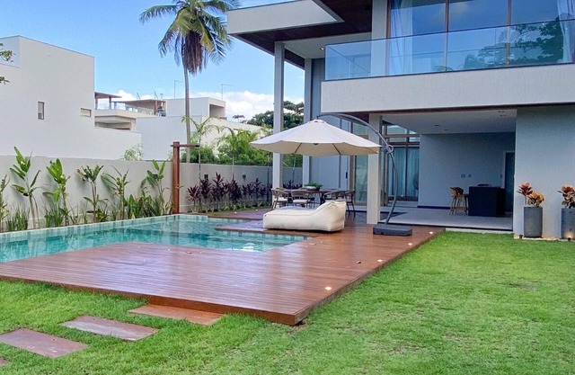 Mansion 50 Meters from the SEA With 7 Suites Paraíso Condominium in Guarajuba