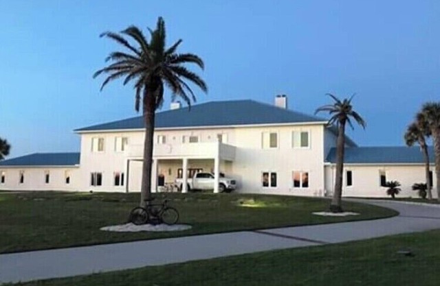 Mansion on the Beach. Villa Giardina di Santa Ninfa