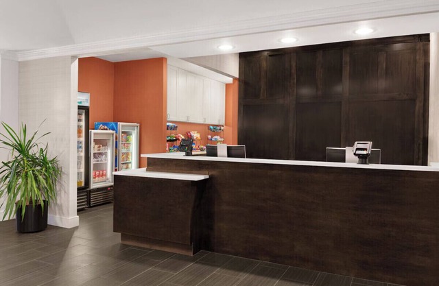 Maple Suites Toronto Downtown