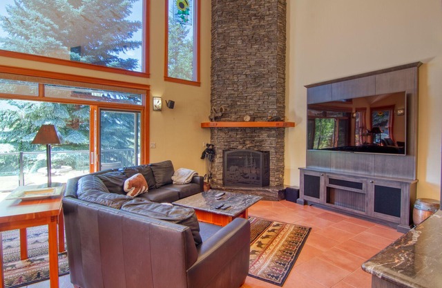 Marble Canyon 3 bedroom luxury townhome: Unit 1002P2 with hot tub