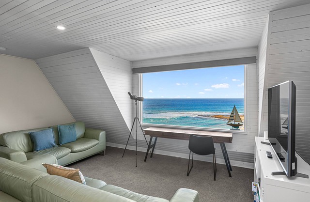 Marengo Views | Stunning 180° Beachfront Views
