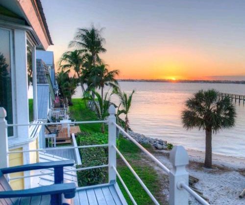 Margarita-Ville on the water! Stunning Sunsets!