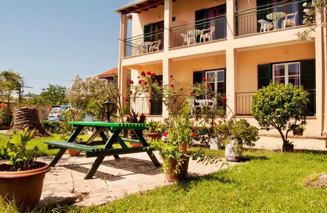 Maria's Apartments