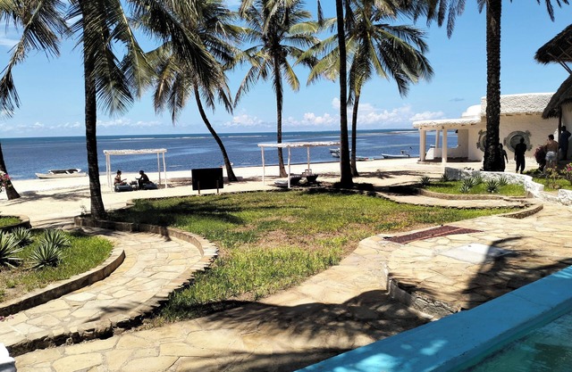 MARIA, the Star⭐ on the sea beach cottages (MALINDI - KENYA). cottage -SISTERS