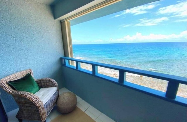 Marie's Oceanfront Condo-1bdrm-3 Poolsnn