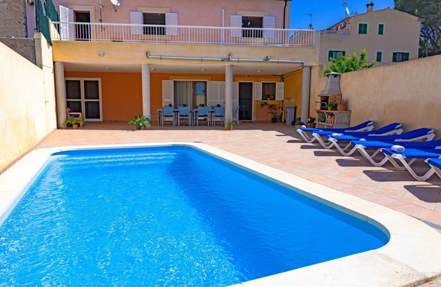 Marimar 039 fantastic house ideal for groups with pool, air conditioning, BBQ and WiFi