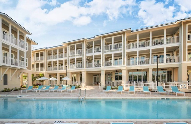 Marina-View Coastal Retreat – Perfect for Family Island Getaway