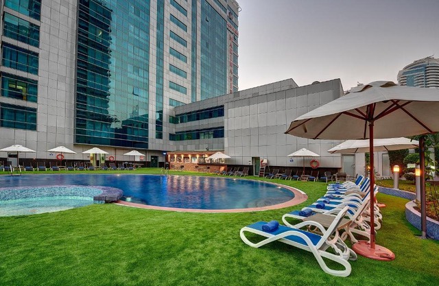 Marina View Deluxe Hotel Apartments