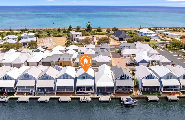 Marina View Port Geographe with WiFi is a modern stylish self-contained townhouse with amazing view