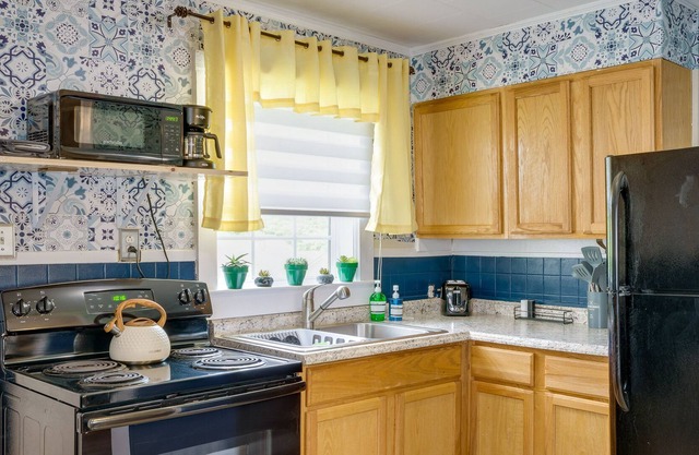 Marion Vacation Rental ~ 9 Mi to Lake
