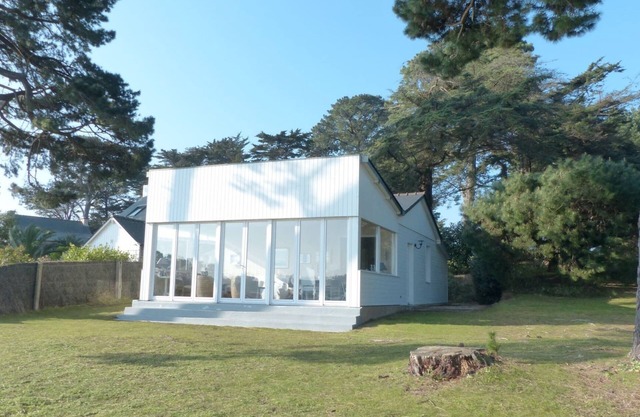 Maritime cottage with exceptional sea view