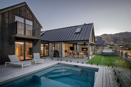 Marjon Peak Retreat Wanaka