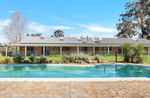 MarMel - Four bedroom home with pool and fire pit