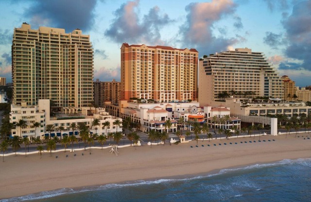 Marriott's Beachplace Towers - 2 Bedroom Villa - Walk to the Tortuga Music Fest