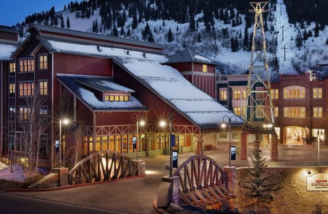 Marriott Summit Watch - Main Street ski in out - 2 Bdr - Jan 31 to Feb 7, 2025