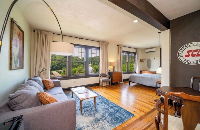 Marshall House Inn Grandview Suite, Walk Downtown