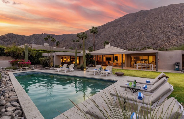 Martini Modern – Luxury Retreat w/Pool & Views