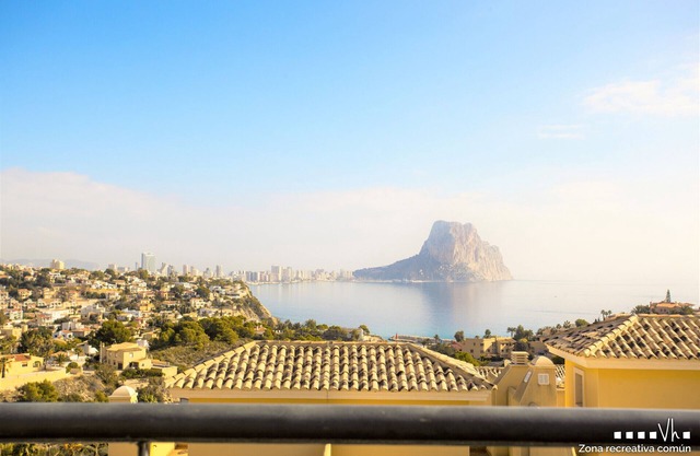 MARYVILLA townhouse in Calpe – 3 bedrooms, sea views, 2 terraces, barbecue, air conditioning and Wi-Fi