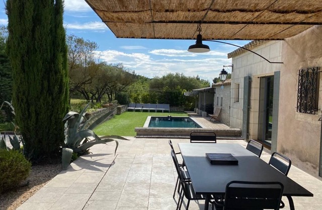 Mas overlooking the Alpilles - breathtaking view, near Les Baux de Provence