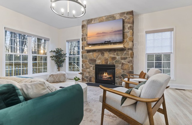 Massanutten Vacation! Family Home with 3 King Beds + Large Hot Tub