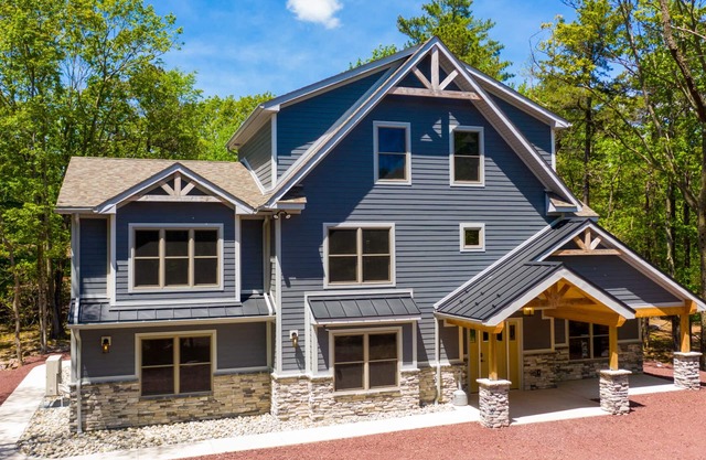 "Matterhorn" Near JFBB Skiing, Elevator, Private Hot Tub, Firepit, Pool Table, Grill