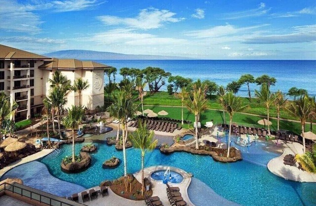 Maui Oceanfront Thanksgiving 3-bedroom Villa