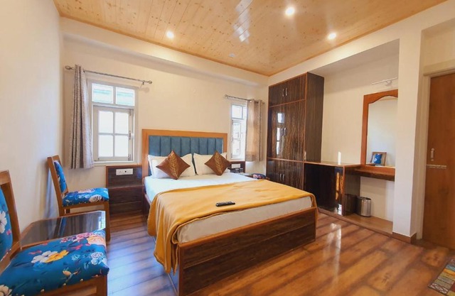 Maywood Hotel