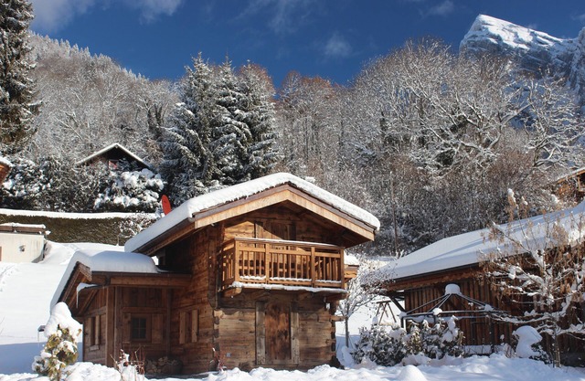 MAZOT DE CHARME IN THE CENTER OF SAMOENS .GRAND COMFORT AND LUXURY, 2 persons