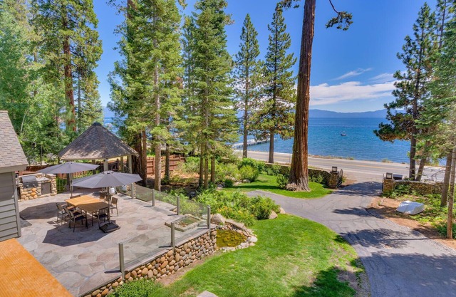 McKinney Bay Retreat - Split Lakefront - TLUXP