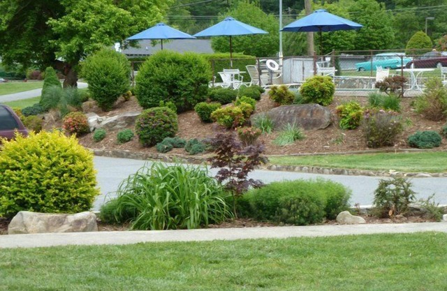 Meadowlark Motel with Restaurant & Bar