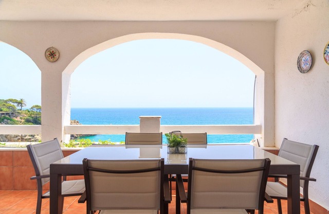 Mediterranean Beach House · AirCon · Pool · UHC CASAS BLANCAS 014