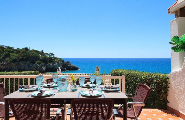 Mediterranean Beach House · AirCon · Pool · UHC CASAS BLANCAS 301