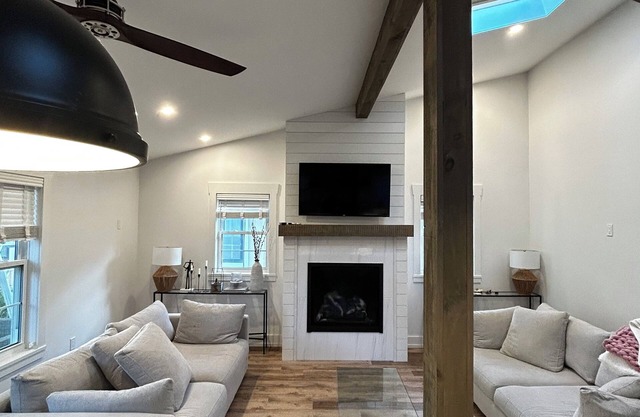 Medium Term Rental Available to May 25 ($2600 a month)