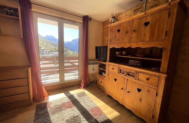 Meije Residence 10 - Door J3 - Coquet apartment in the Village 1800 in station LES 2 ALPES