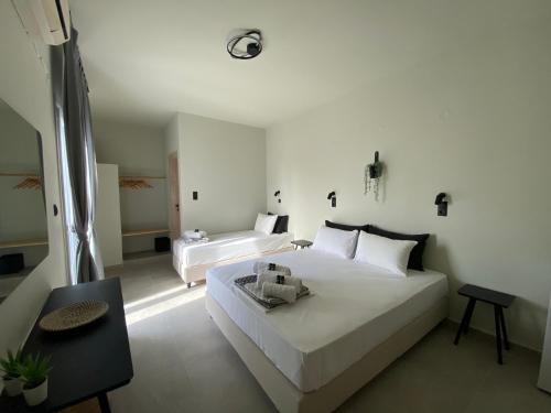 Mellow Paros