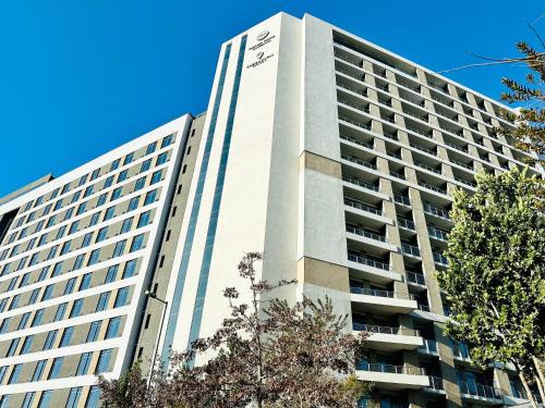 Menlyn Maine Residences - Superior king - Paris apartment