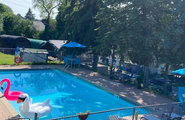 Merland Park Cottages - Mikey Bigfish