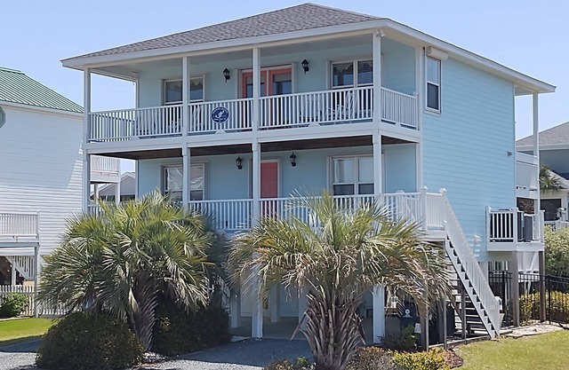 Mermaid Lagoon! Beautiful waterway views, private pool, great family getaway!