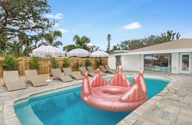 Mermaid Manor Lux 6BR/5BA Htd Pool Hot Tub Game Rm Sleeps 22