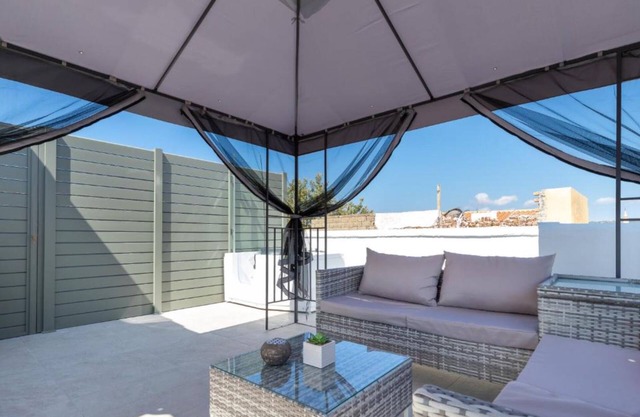 Metropolitan Pearl Boutique Hotel