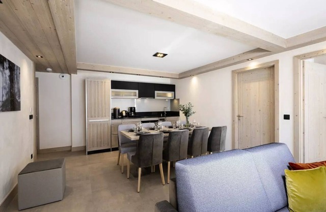 MGM Hotels & Residences - Residence Le Roc des Tours * - 4 Room Apartment 8 People Prestige Mountain View