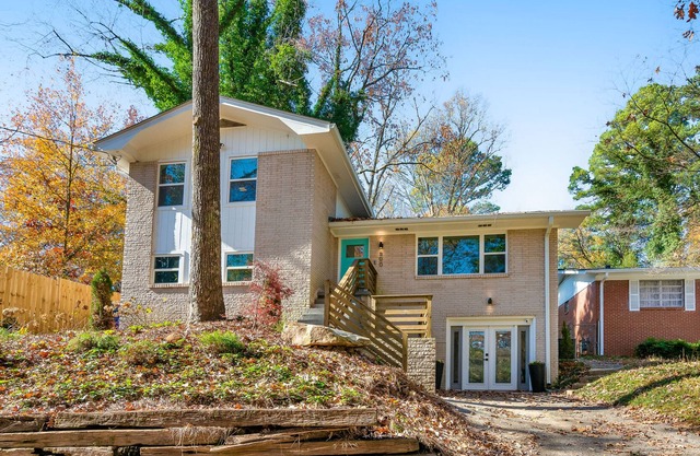 Mid-century modern home with a private yard, washer/dryer, and central AC