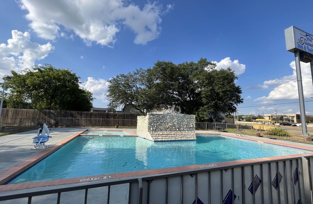 Mid Towne Inn and Suites