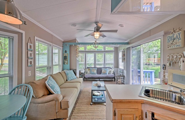 Middle Bass Island Escape: Resort Pool & Bar!