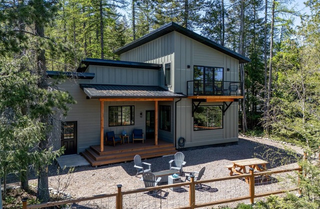 Middle Fork Retreat - a 3 bedroom home near Glacier National Park!