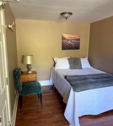 Midstream Manor Unit 6, Studio