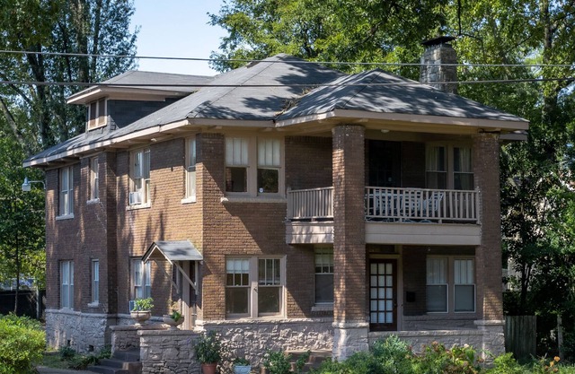 Midtown/Central Gardens Duplex