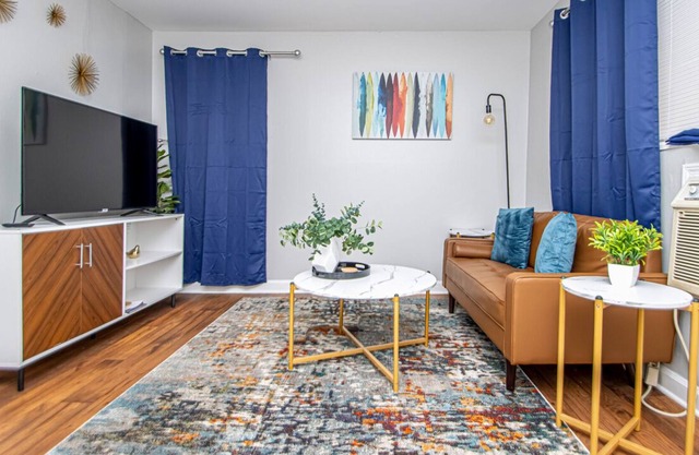 Midtown Mod 1