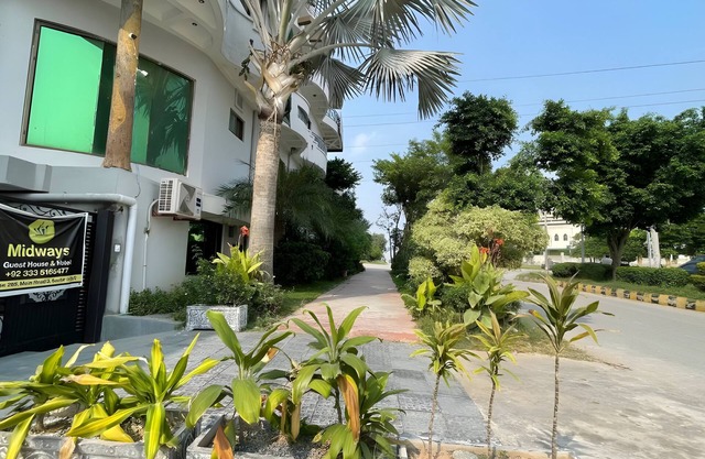 Midway Guest House and Hotel